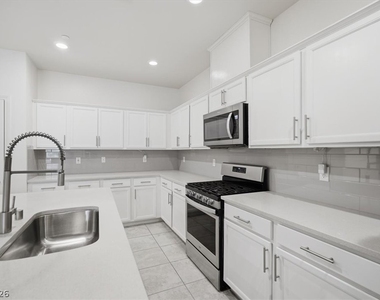 2879 Cabrillo Terrace Street - Photo Thumbnail 5