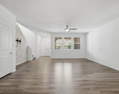 2879 Cabrillo Terrace Street - Photo Thumbnail 7