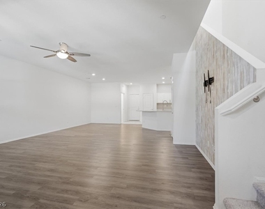 2879 Cabrillo Terrace Street - Photo Thumbnail 3