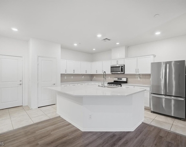 2879 Cabrillo Terrace Street - Photo Thumbnail 4
