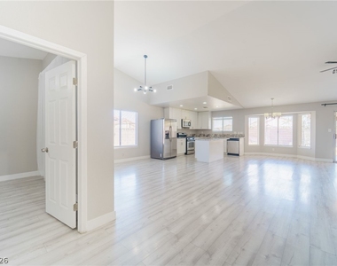8517 Soneto Lane - Photo Thumbnail 5
