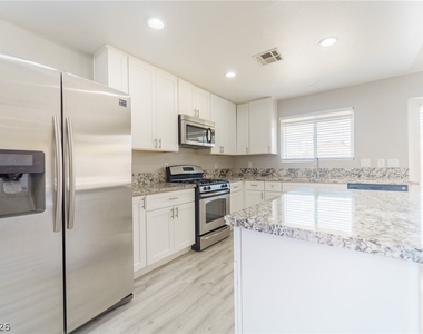 8517 Soneto Lane - Photo Thumbnail 2