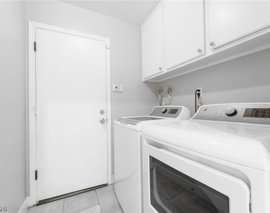 8517 Soneto Lane - Photo Thumbnail 15