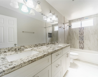 8517 Soneto Lane - Photo Thumbnail 11