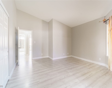 8517 Soneto Lane - Photo Thumbnail 12