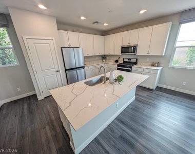 10795 Gentle Crest Avenue - Photo Thumbnail 5