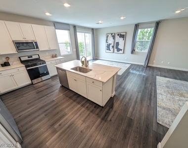 10795 Gentle Crest Avenue - Photo Thumbnail 7