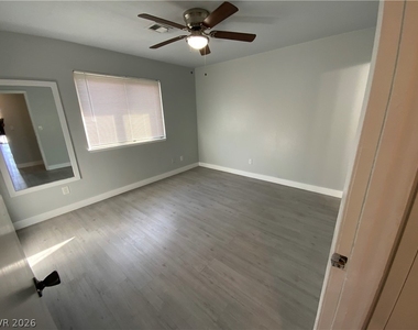 466 E Sunset Road - Photo Thumbnail 9