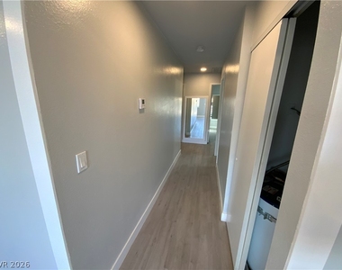 466 E Sunset Road - Photo Thumbnail 4