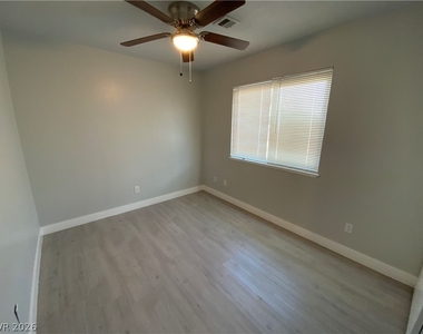 466 E Sunset Road - Photo Thumbnail 6