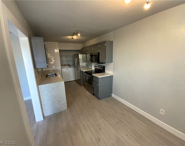 466 E Sunset Road - Photo Thumbnail 1