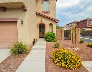 10624 Allegrini Drive - Photo Thumbnail 5