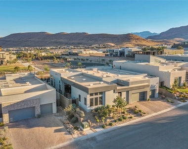 10935 Rossa Peak Avenue - Photo Thumbnail 24