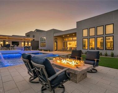 10935 Rossa Peak Avenue - Photo Thumbnail 28