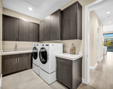 10935 Rossa Peak Avenue - Photo Thumbnail 21