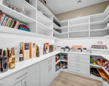 10935 Rossa Peak Avenue - Photo Thumbnail 9