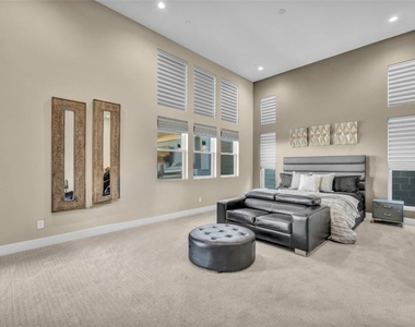 10935 Rossa Peak Avenue - Photo Thumbnail 18