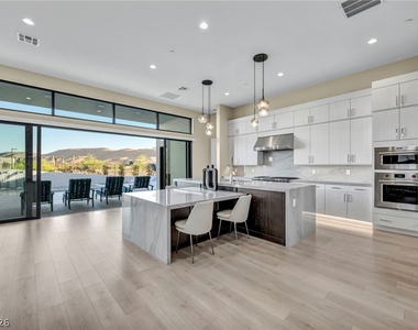 10935 Rossa Peak Avenue - Photo Thumbnail 7