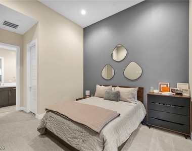 10935 Rossa Peak Avenue - Photo Thumbnail 15