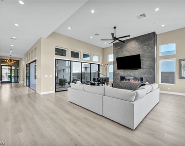 10935 Rossa Peak Avenue - Photo Thumbnail 3
