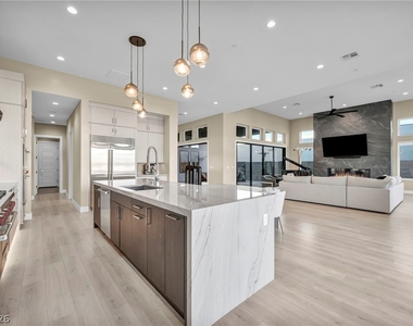 10935 Rossa Peak Avenue - Photo Thumbnail 8