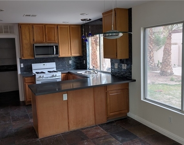 2670 Ridgewater Circle - Photo Thumbnail 5