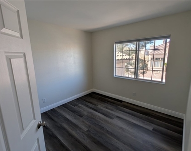 2670 Ridgewater Circle - Photo Thumbnail 16