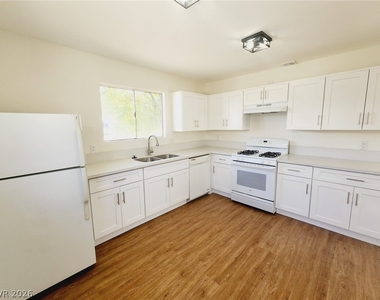 6232 Espinosa Avenue - Photo Thumbnail 3