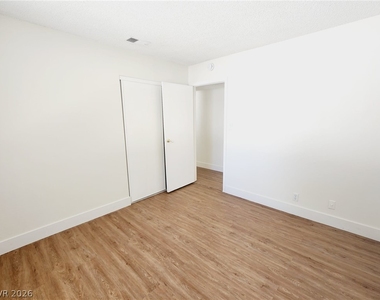 6232 Espinosa Avenue - Photo Thumbnail 12