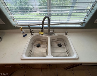 7909 Constantinople Avenue - Photo Thumbnail 21