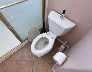 7909 Constantinople Avenue - Photo Thumbnail 32