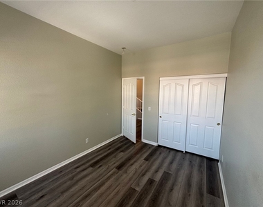 7909 Constantinople Avenue - Photo Thumbnail 24