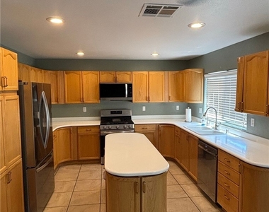 7909 Constantinople Avenue - Photo Thumbnail 35