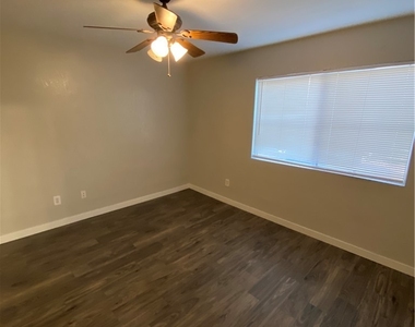 8600 W Charleston Boulevard - Photo Thumbnail 17