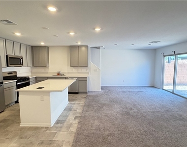 9527 Victory Wings Street - Photo Thumbnail 5