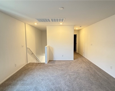 9527 Victory Wings Street - Photo Thumbnail 19
