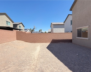 9527 Victory Wings Street - Photo Thumbnail 15