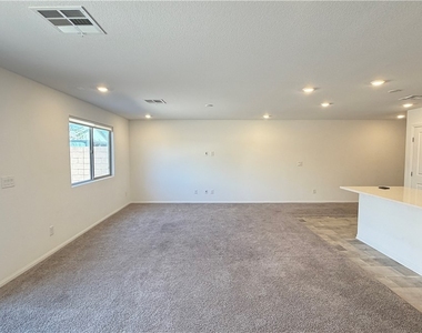 9527 Victory Wings Street - Photo Thumbnail 13