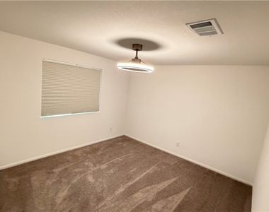 9527 Victory Wings Street - Photo Thumbnail 20