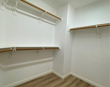 10549 Cedar Run Court - Photo Thumbnail 13