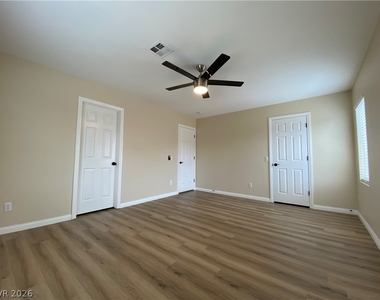 10549 Cedar Run Court - Photo Thumbnail 12