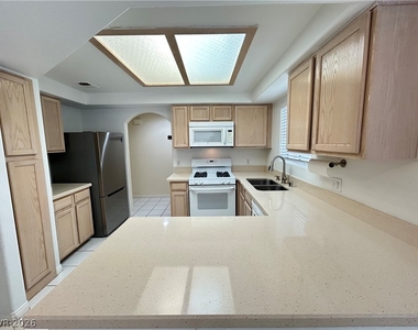 525 Indian Princess Drive - Photo Thumbnail 5