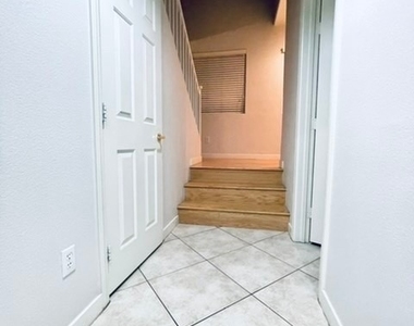 213 Heiple Court - Photo Thumbnail 8