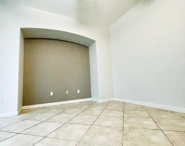 213 Heiple Court - Photo Thumbnail 10