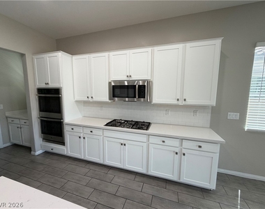 63 Barton Bay Avenue - Photo Thumbnail 9