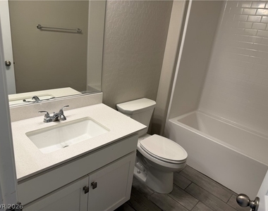 63 Barton Bay Avenue - Photo Thumbnail 25