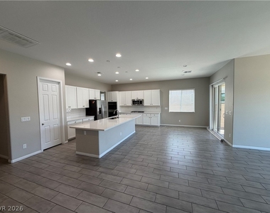 63 Barton Bay Avenue - Photo Thumbnail 10
