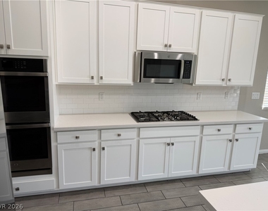 63 Barton Bay Avenue - Photo Thumbnail 16