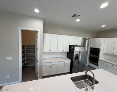 63 Barton Bay Avenue - Photo Thumbnail 5