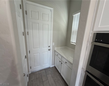 63 Barton Bay Avenue - Photo Thumbnail 17